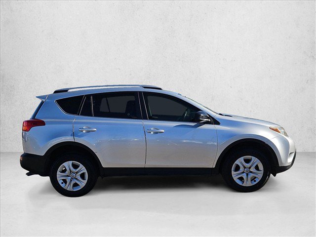Used 2015 Toyota RAV4 LE FWD image 4