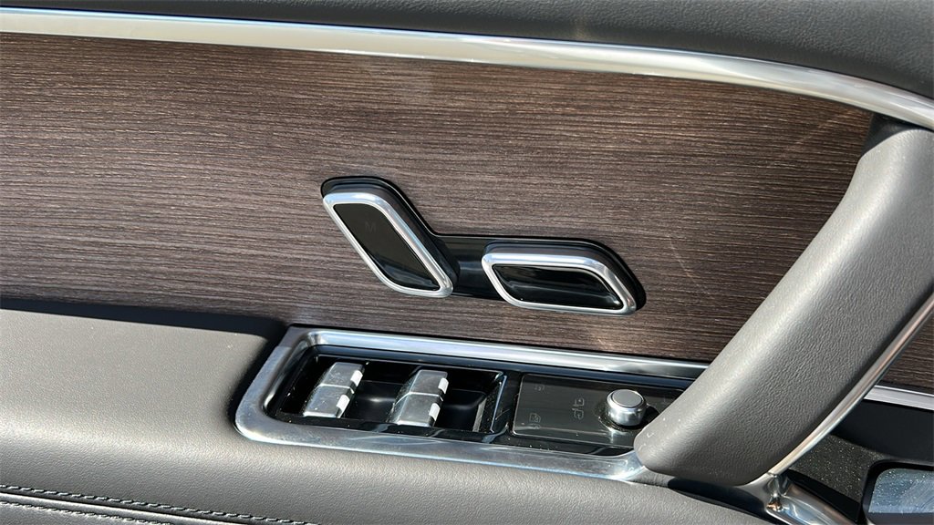 New 2025 Land Rover Range Rover SE image 19