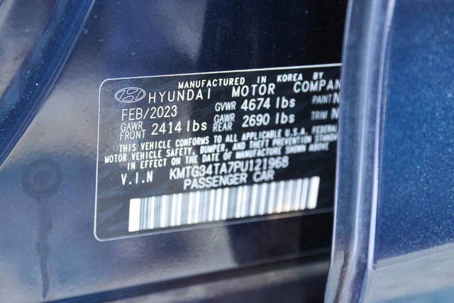 Used 2023 Genesis G70 2.0T image 32