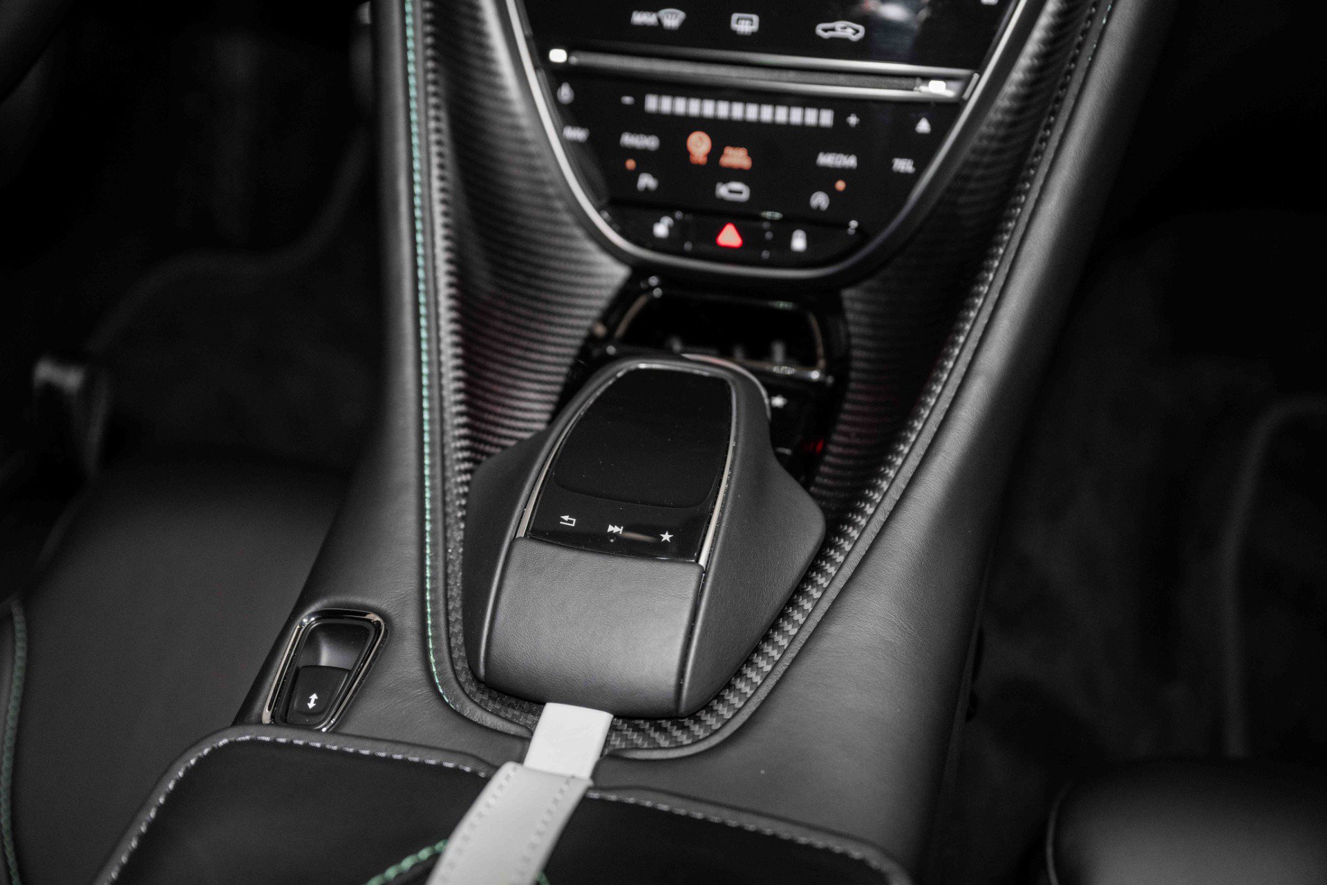 Used 2023 Aston Martin DBS Coupe RWD image 29