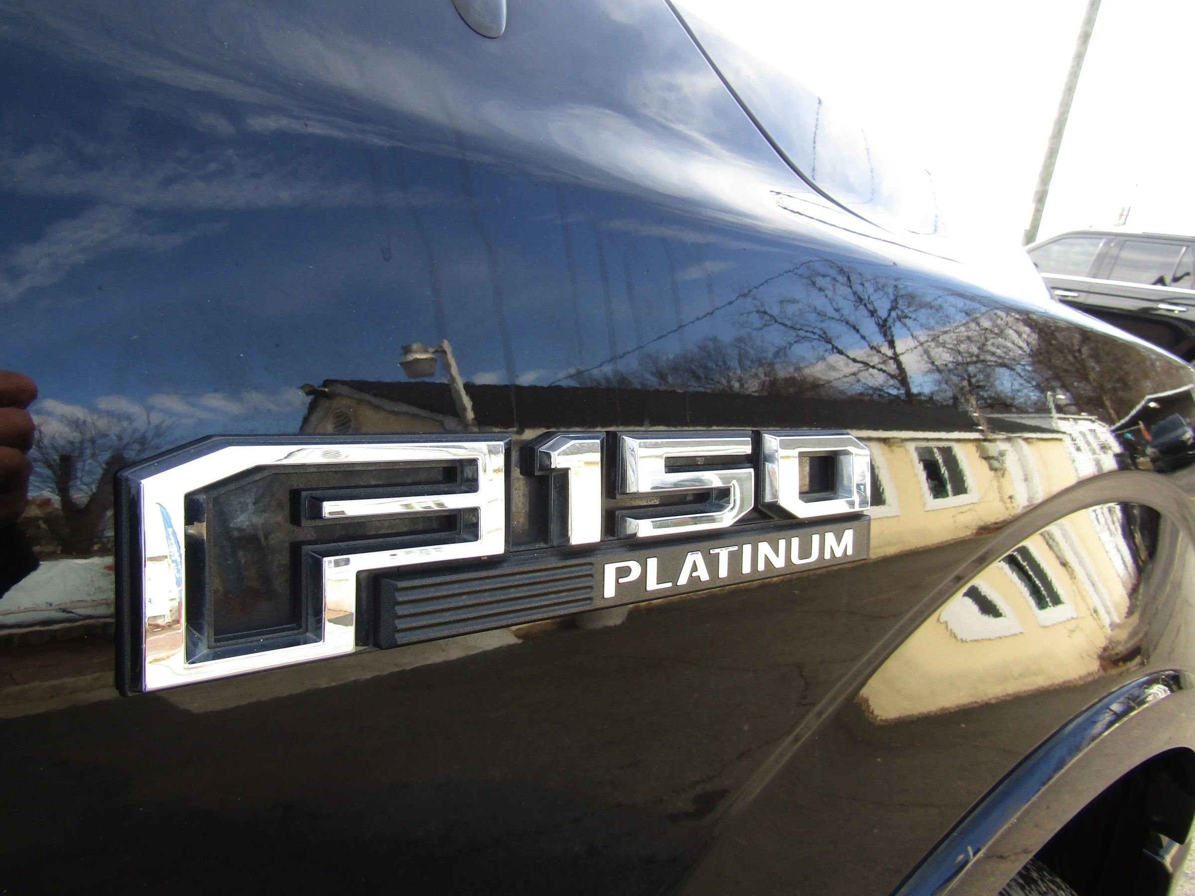 Used 2016 Ford F150 Platinum w/ Equipment Group 701A Luxury image 8