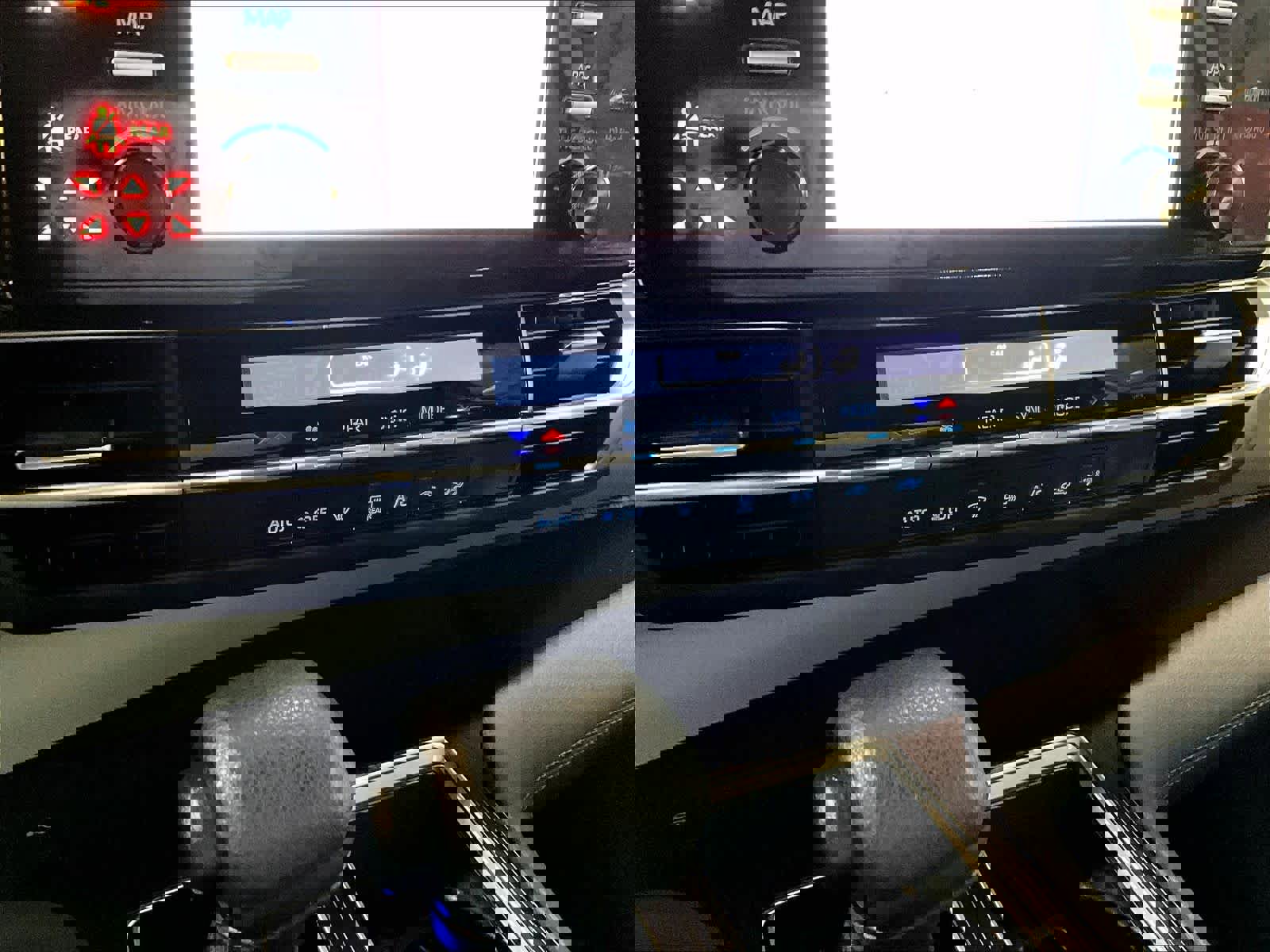 Used 2024 Toyota Sienna LE image 27