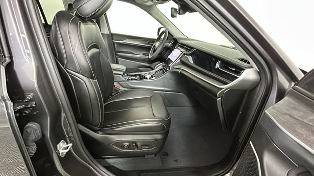 Used 2023 Jeep Grand Cherokee 4WD 4xe image 31