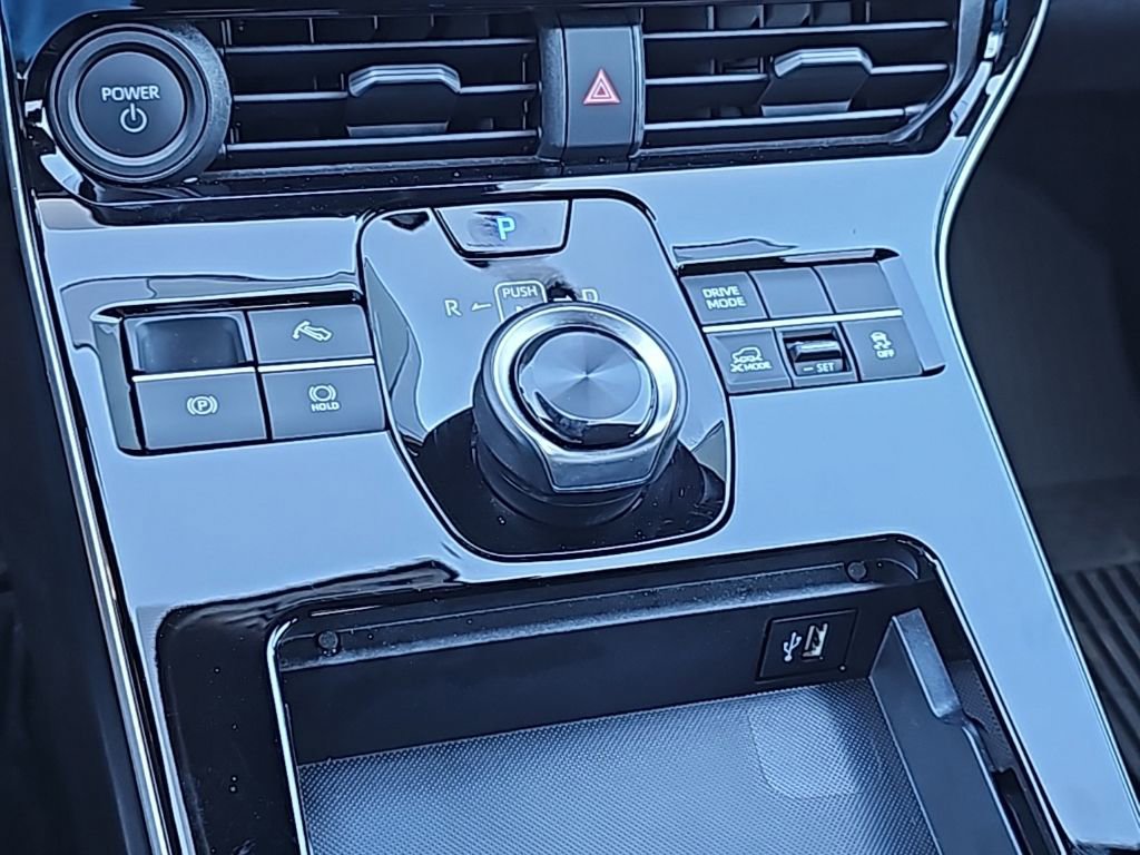 Used 2025 Subaru Solterra Premium w/ Premium Convenience Package image 7