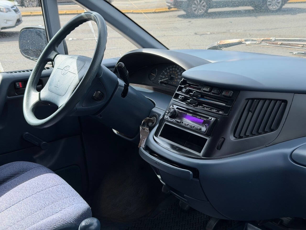 Used 1993 Toyota Previa Deluxe RWD image 13