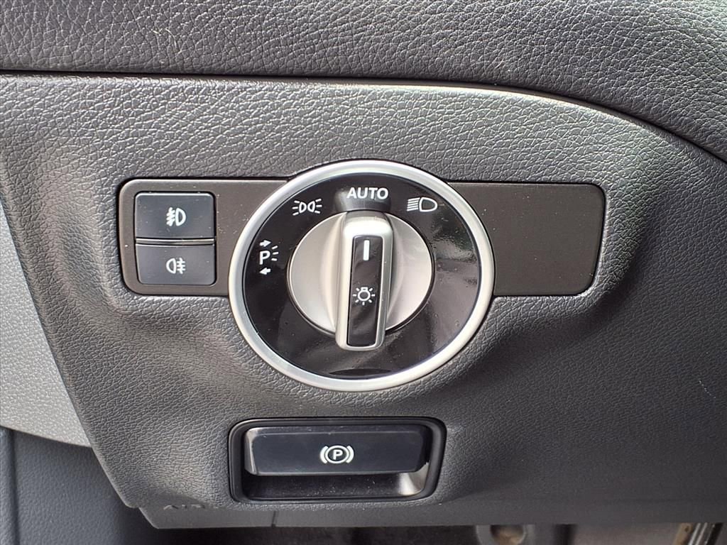 Used 2017 Mercedes-Benz GLA 250 4MATIC image 18