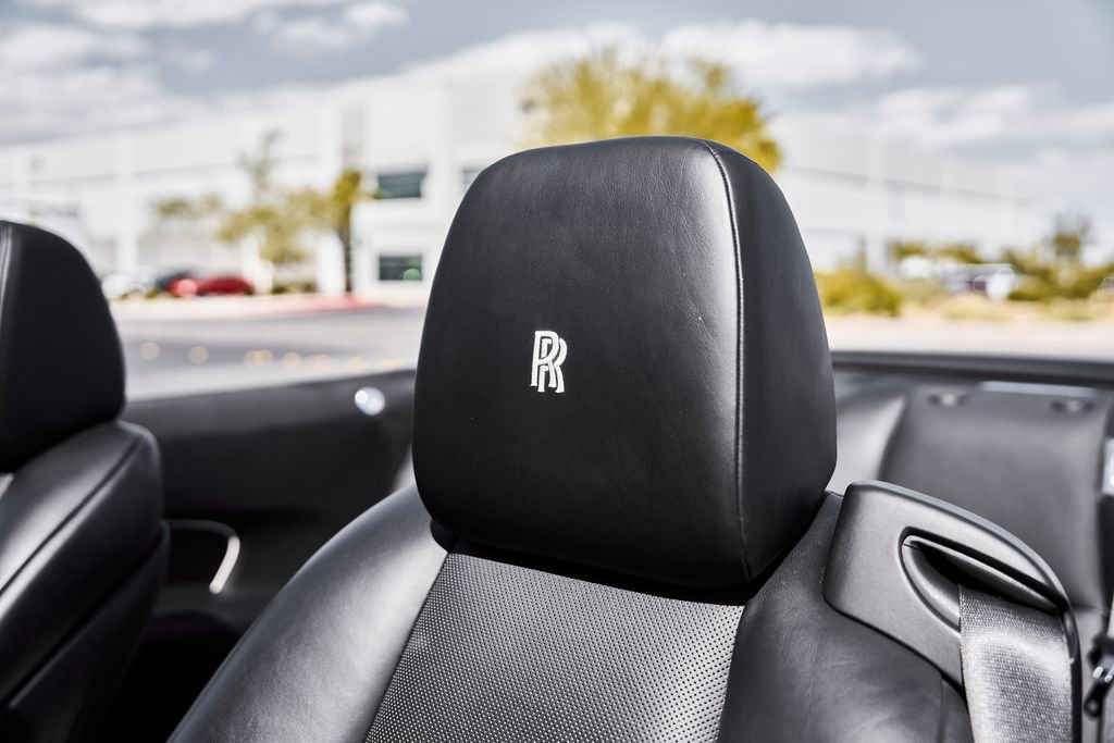 Used 2018 Rolls-Royce Dawn RWD image 45