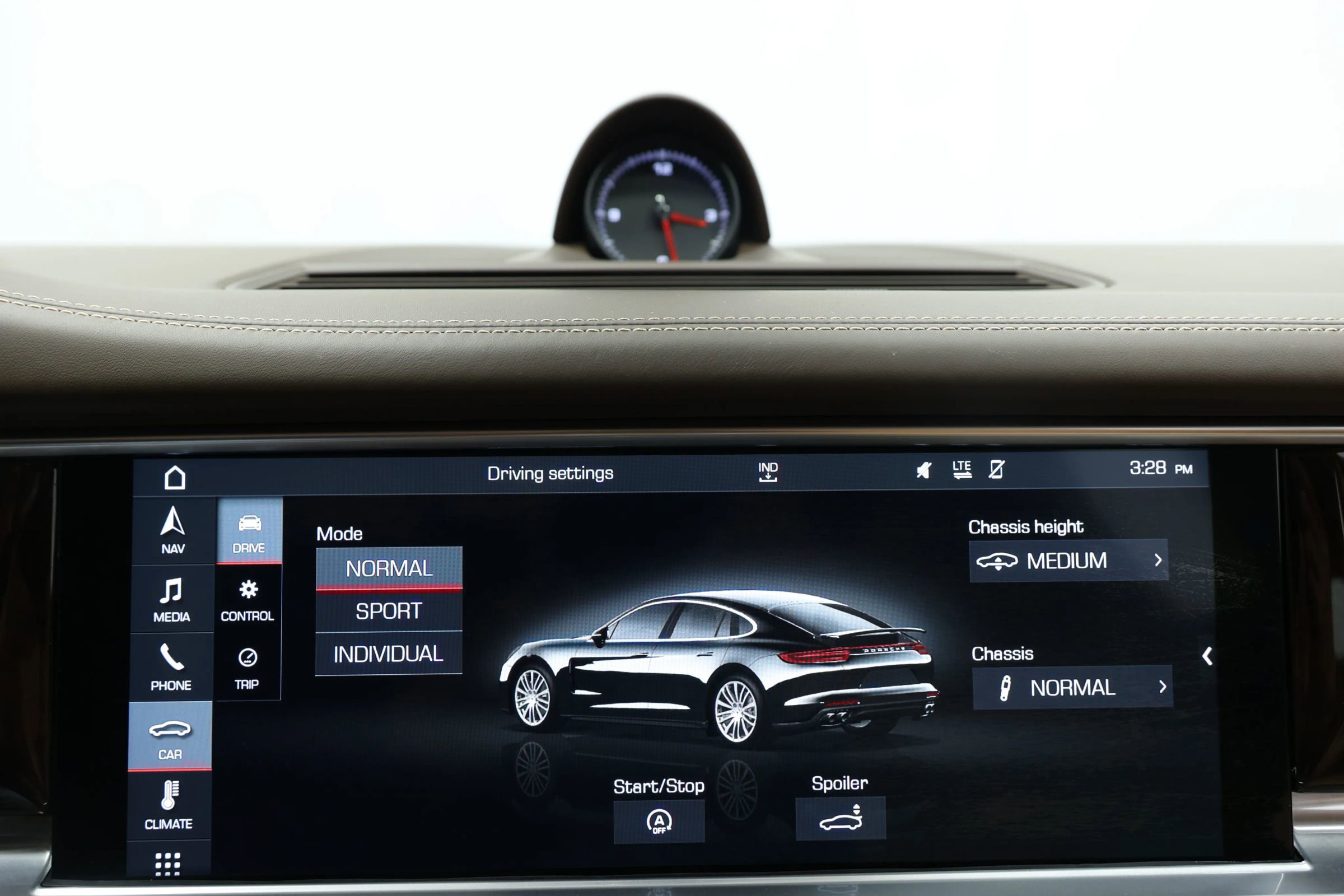 Used 2018 Porsche Panamera 4 Executive w/ Dark Walnut Interior Package image 37