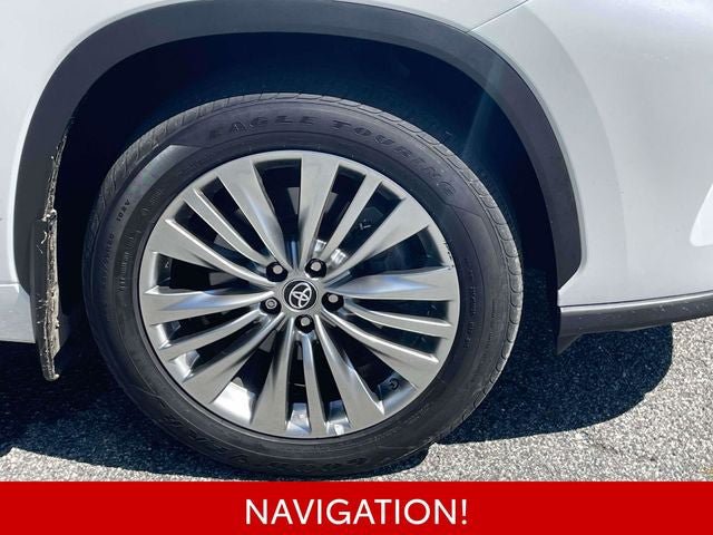 Used 2025 Toyota Highlander Platinum AWD/4WD image 11
