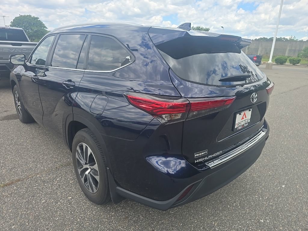 Used 2023 Toyota Highlander XLE image 7