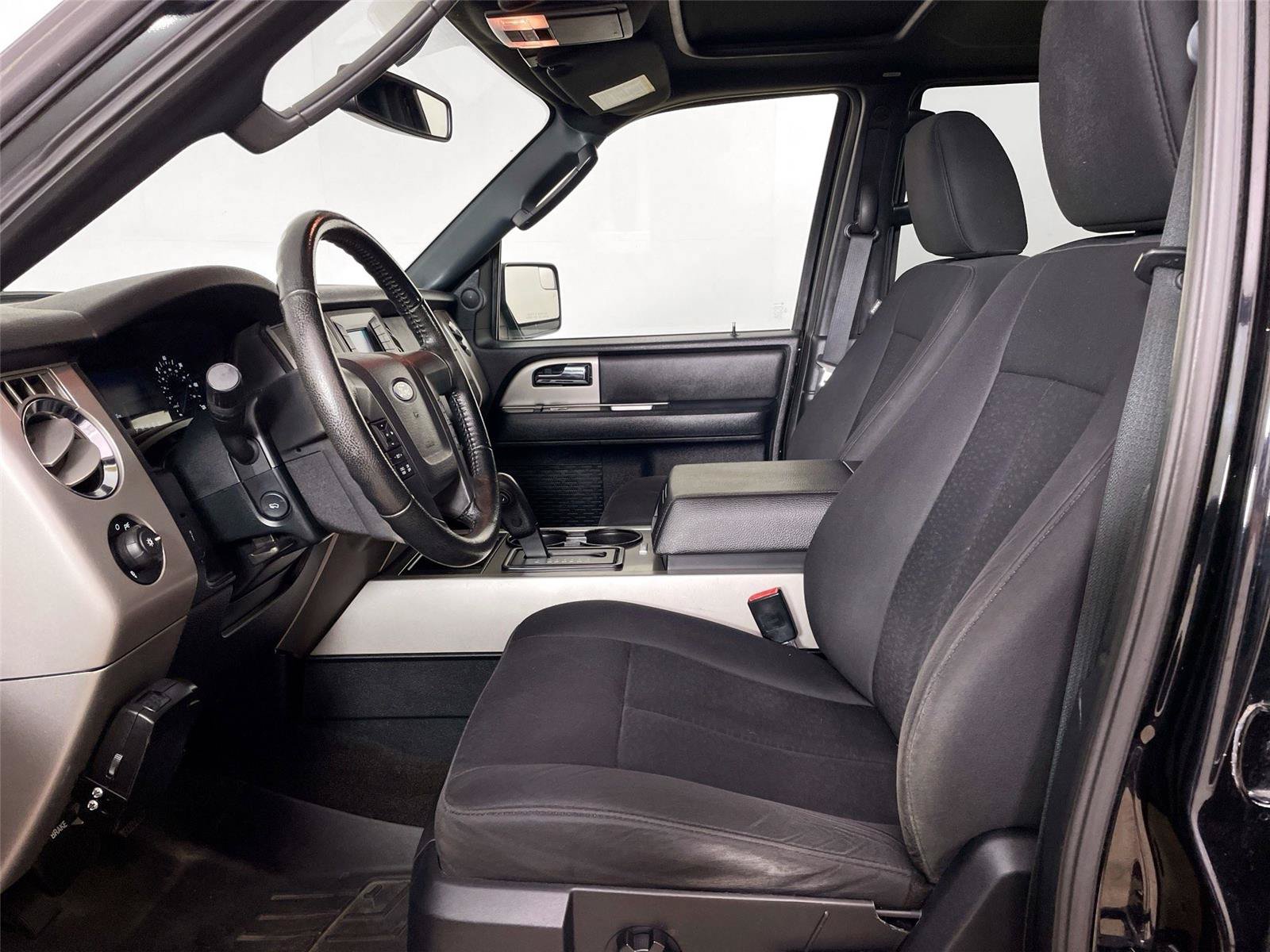 Used 2017 Ford Expedition XLT AWD/4WD image 5