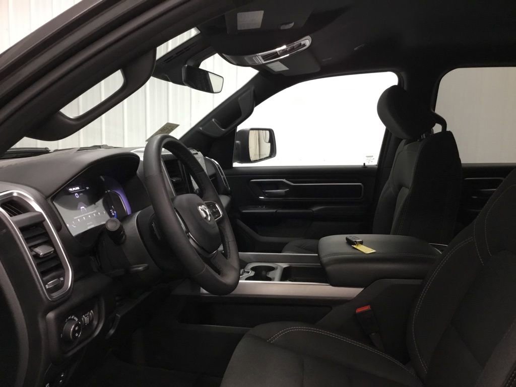 Used 2025 RAM 1500 Big Horn AWD/4WD image 5