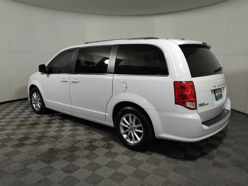 Used 2019 Dodge Grand Caravan SXT w/ Driver Convenience Group image 3