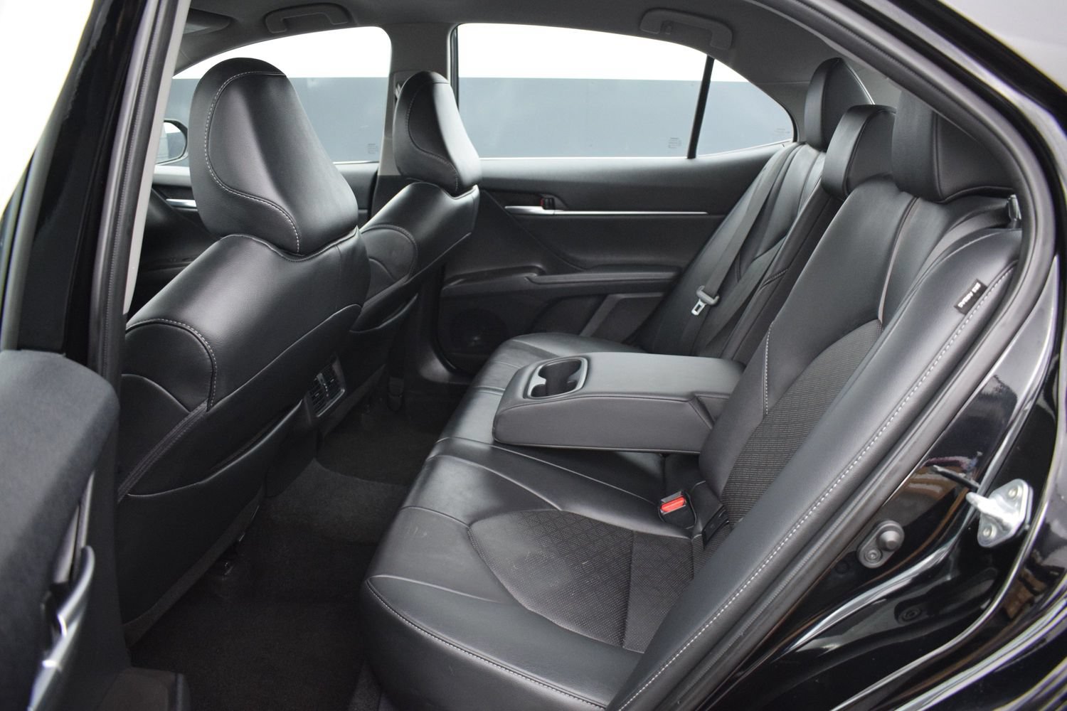 Used 2024 Toyota Camry XSE FWD image 12