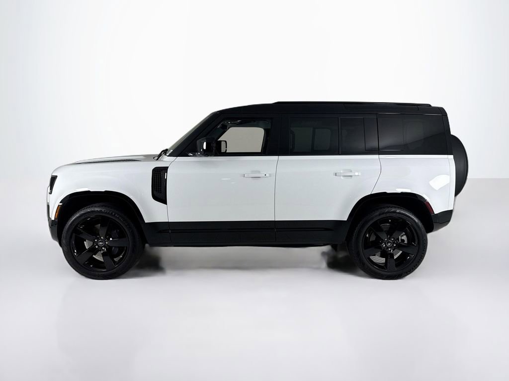 Used 2025 Land Rover Defender 110 X-Dynamic SE image 2