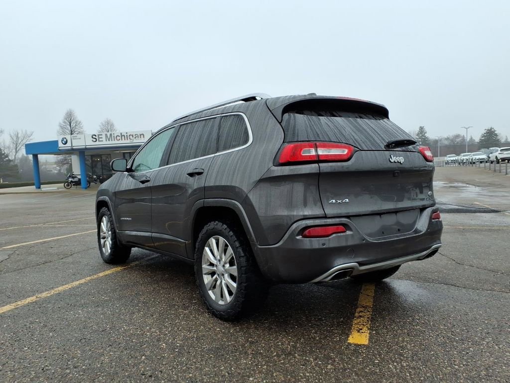 Used 2018 Jeep Cherokee Overland image 7