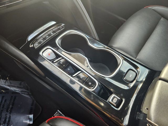 Used 2023 Buick Envision Essence w/ Sport Touring Package image 17