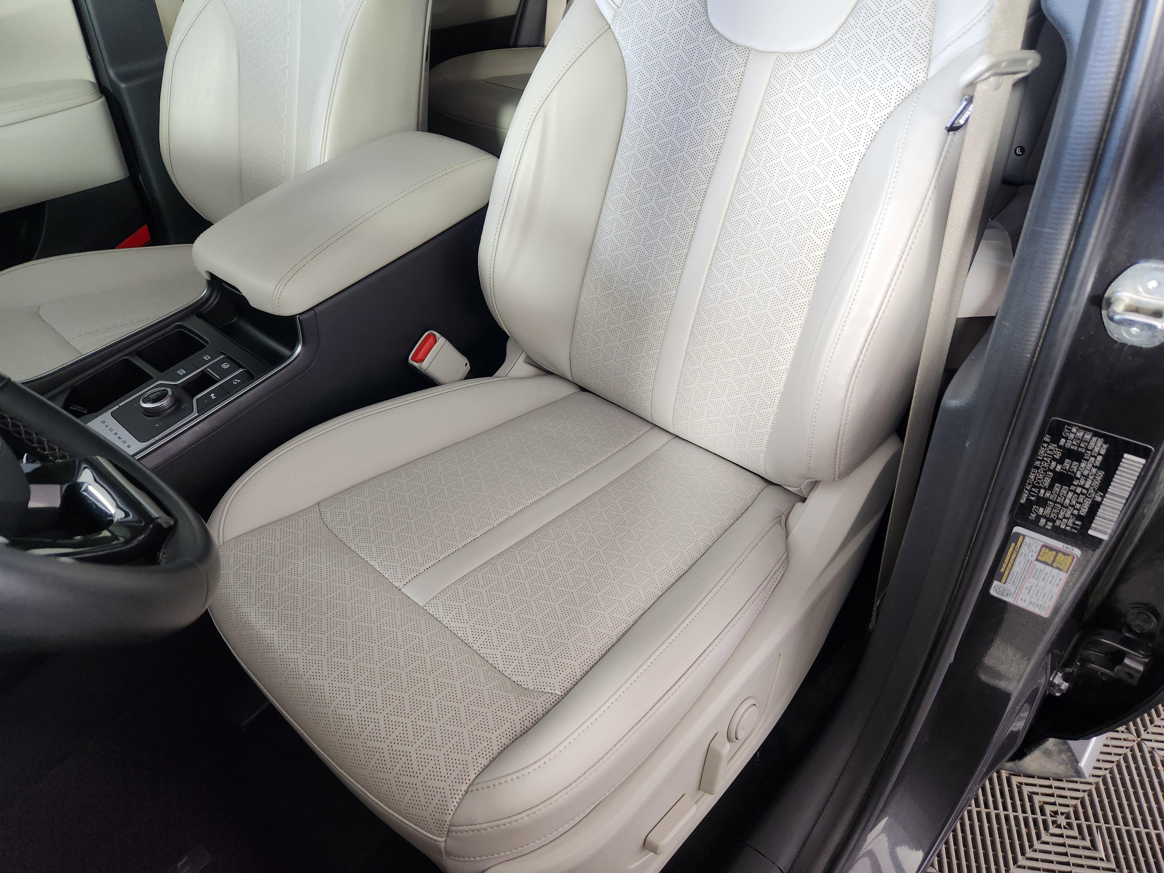 Used 2023 Kia Sorento EX image 12