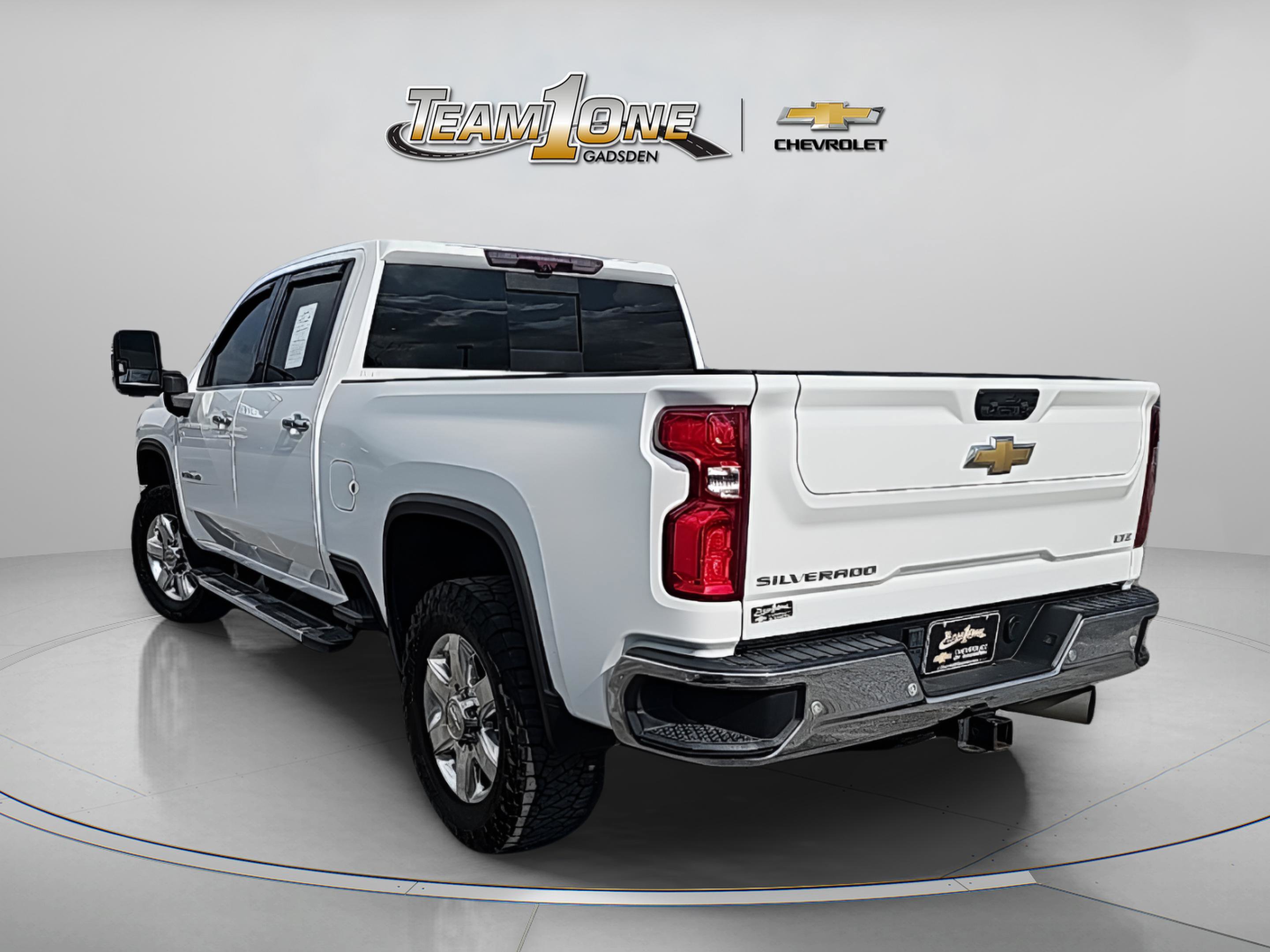Used 2023 Chevrolet Silverado 2500 LTZ w/ LTZ Premium Package image 11