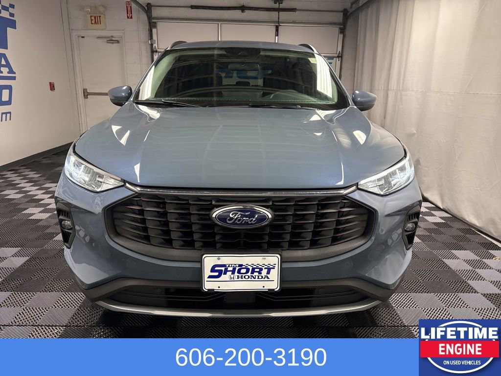 Used 2024 Ford Escape SE image 2