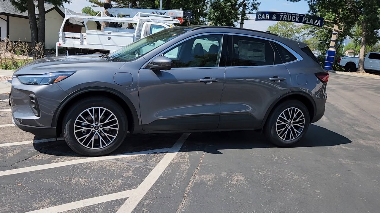 New 2024 Ford Escape SE w/ PHEV Premium Package image 3