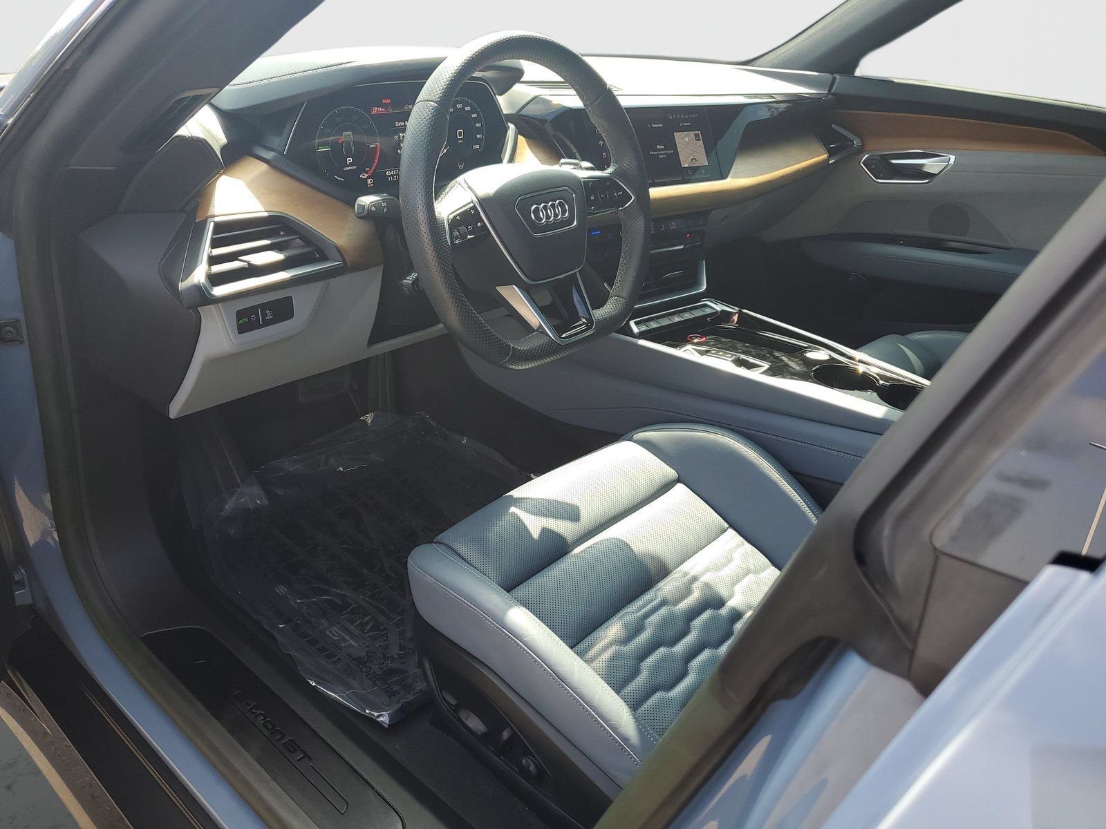 Used 2023 Audi e-tron GT Premium Plus w/ Executive Package AWD/4WD image 19