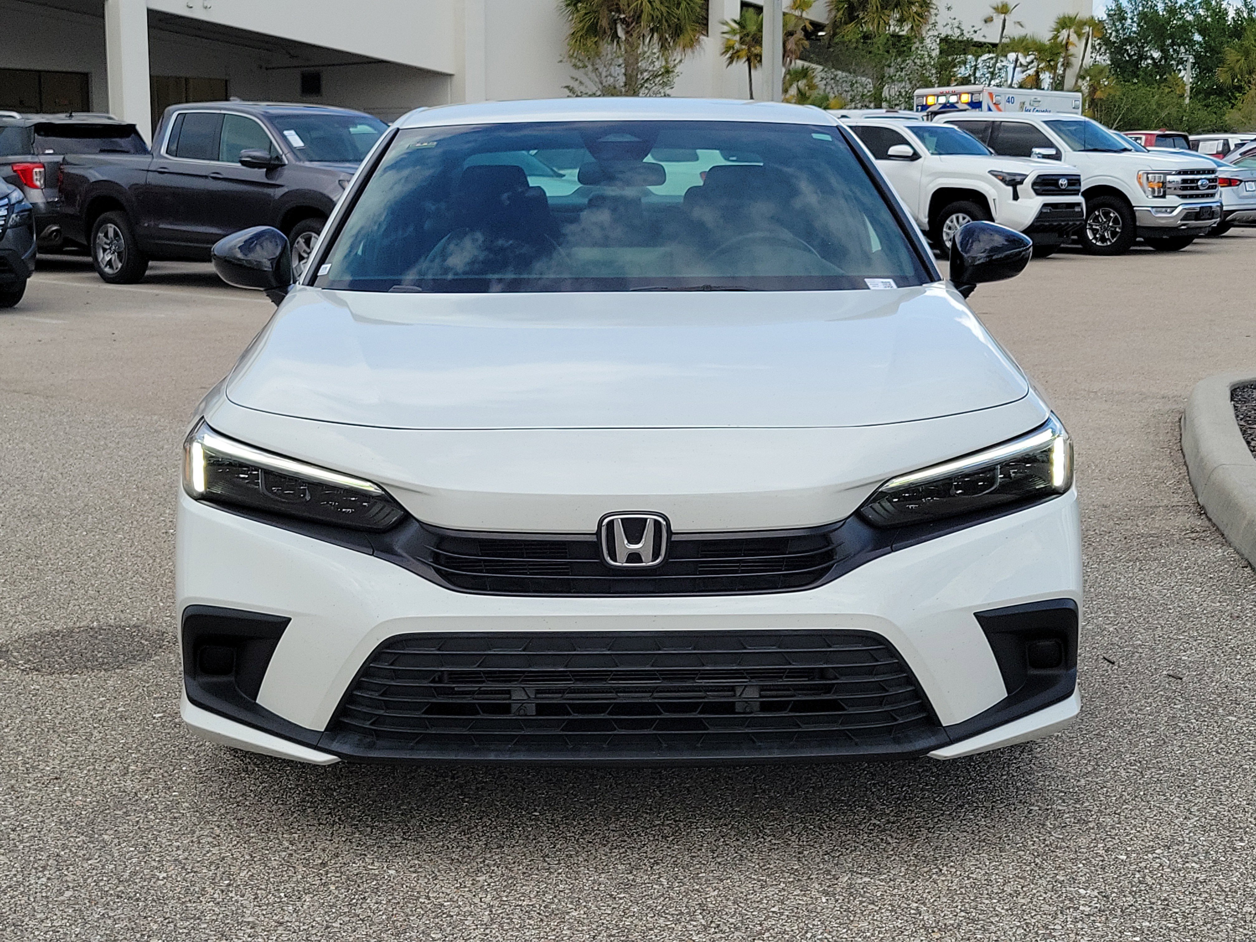 Used 2023 Honda Civic Sport image 2