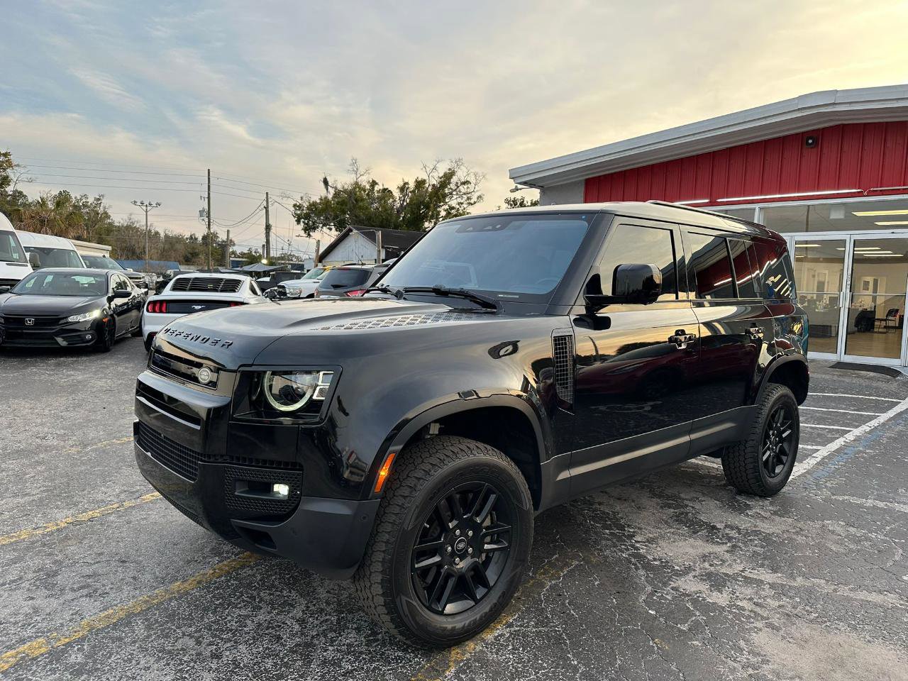 Used 2021 Land Rover Defender 110 SE image 3