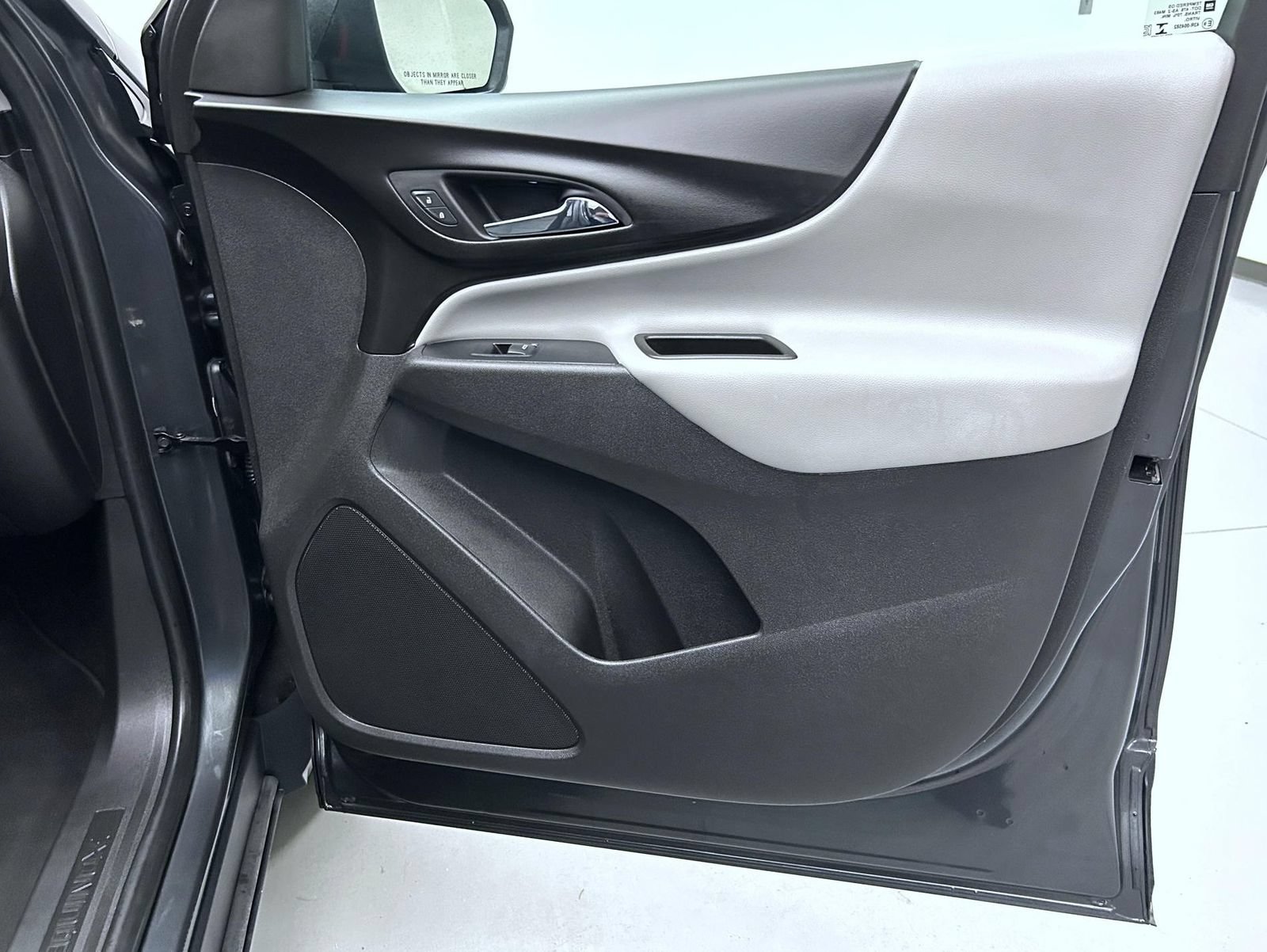 Used 2019 Chevrolet Equinox LS w/ LS Convenience Package AWD/4WD image 16