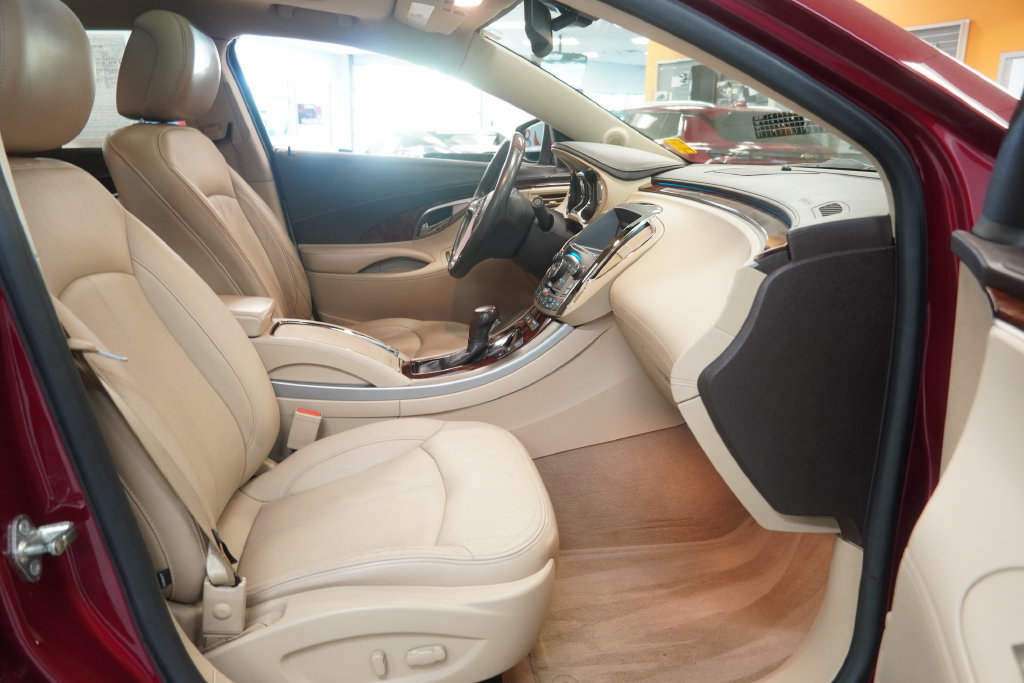 Used 2010 Buick LaCrosse CXS FWD image 37