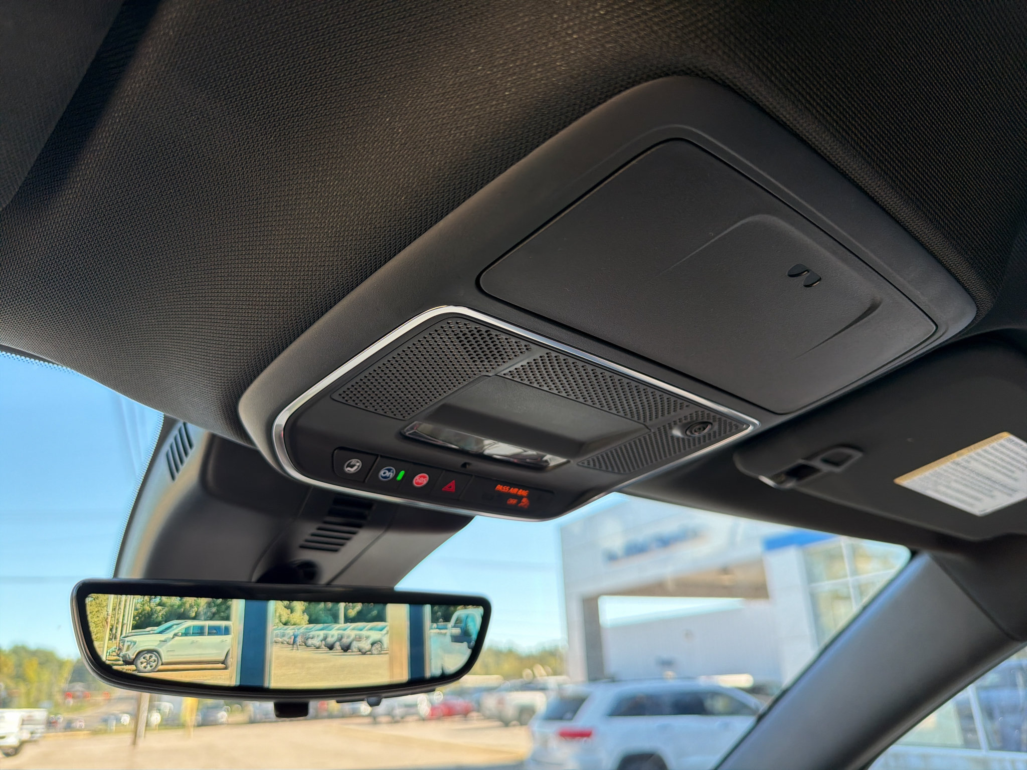 New 2027 Chevrolet Traverse RS w/ LPO, Floor Liner Package FWD image 37