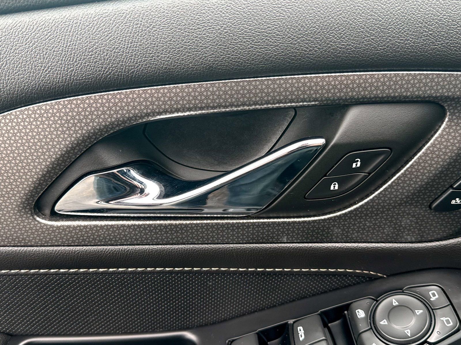 Certified 2023 Chevrolet Traverse Premier w/ Redline Edition image 17