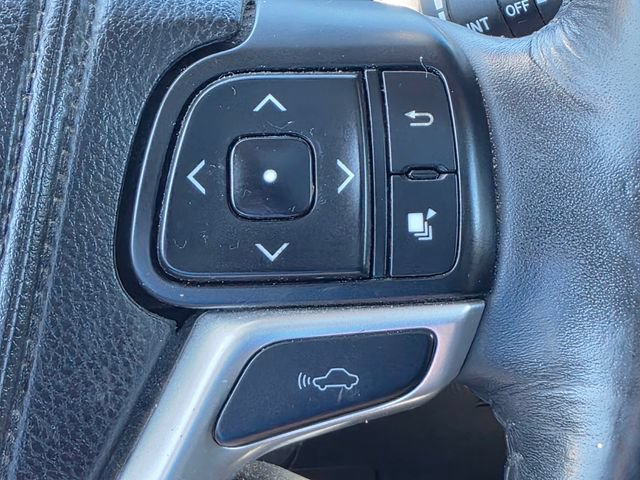 Used 2014 Toyota Highlander Limited Platinum AWD/4WD image 12