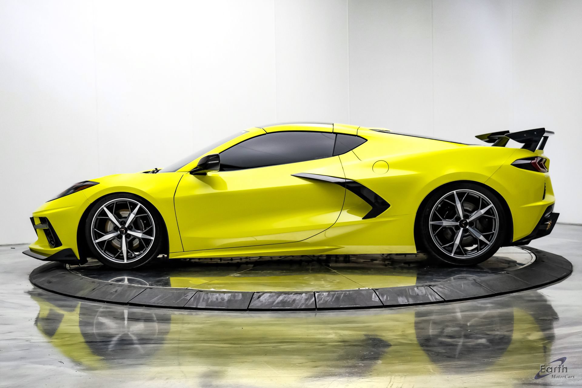 Used 2021 Chevrolet Corvette Stingray Premium Cpe w/ Z51 Performance Package RWD image 10
