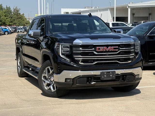 Used 2023 GMC Sierra 1500 SLT AWD/4WD image 2