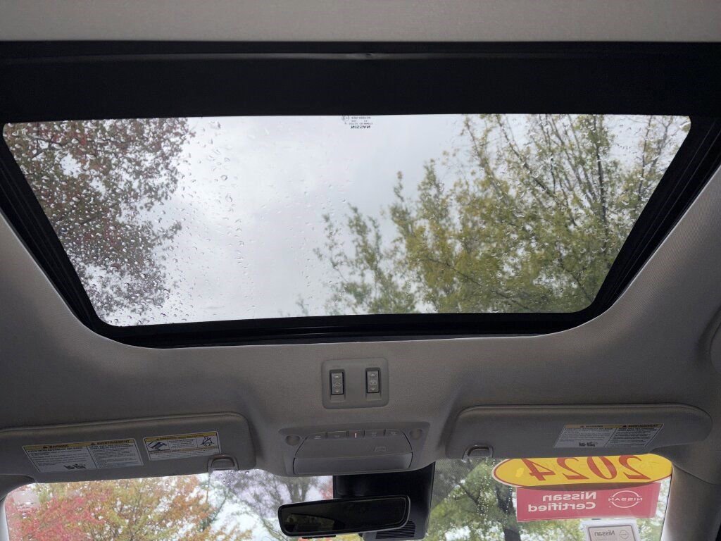 Certified 2024 Nissan Murano Platinum w/ Cargo Package image 16