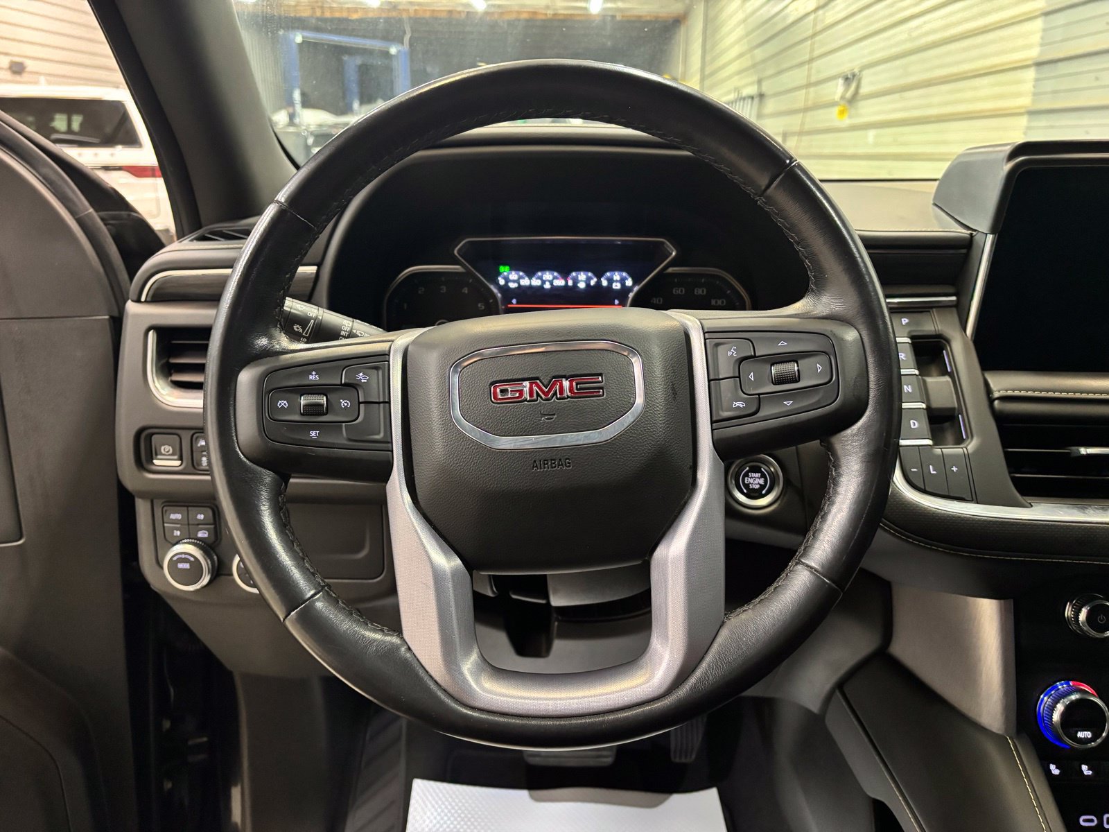 Used 2021 GMC Yukon SLT AWD/4WD image 15