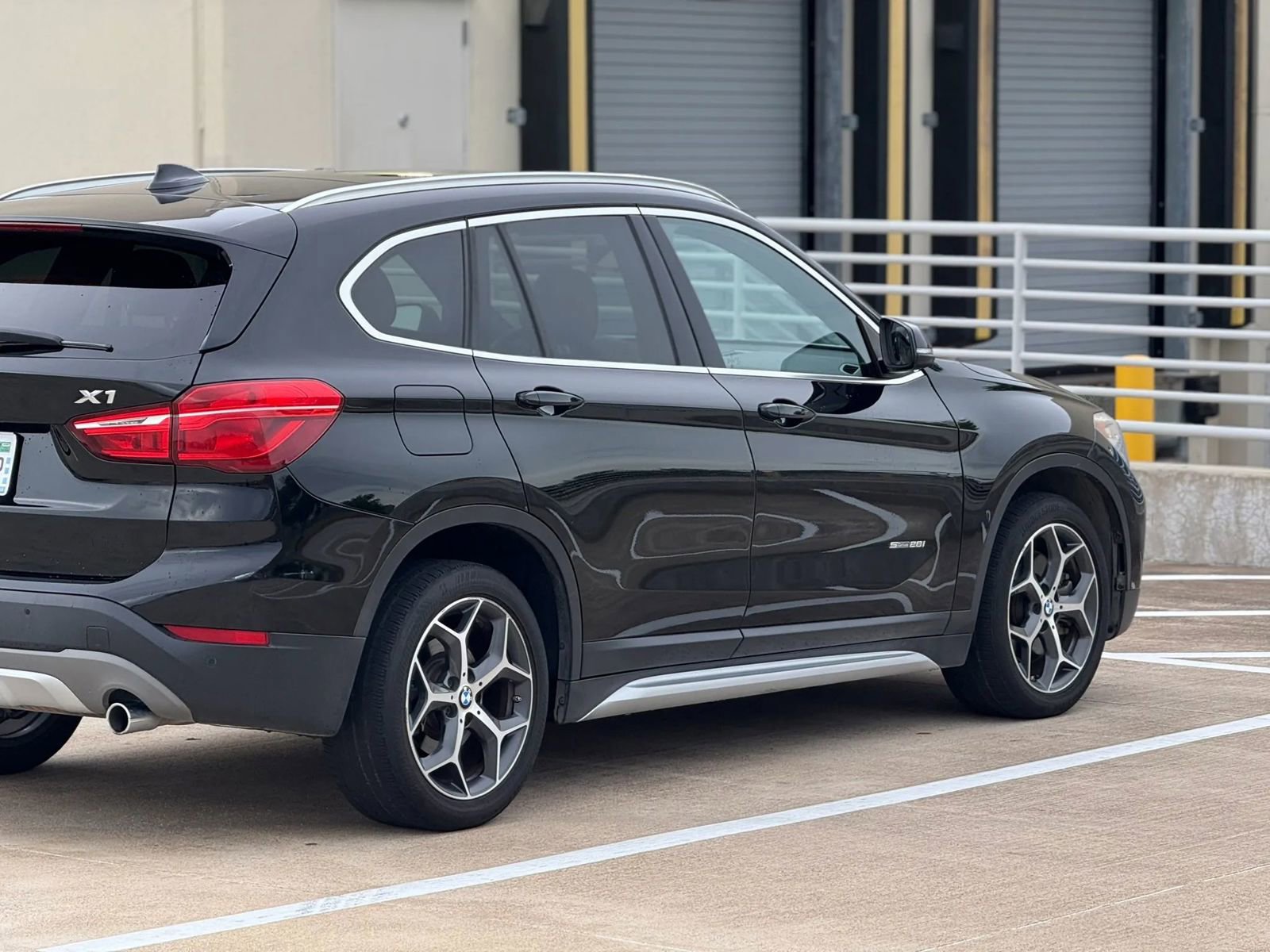 Used 2018 BMW X1 sDrive28i image 9