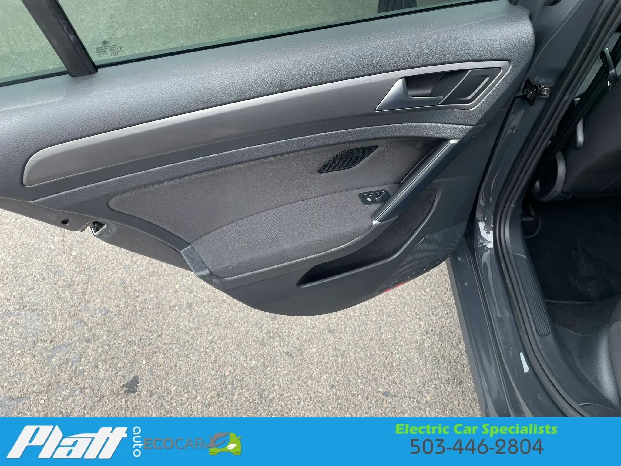 Used 2019 Volkswagen e-Golf SE w/ Driver Assistance Package FWD image 36