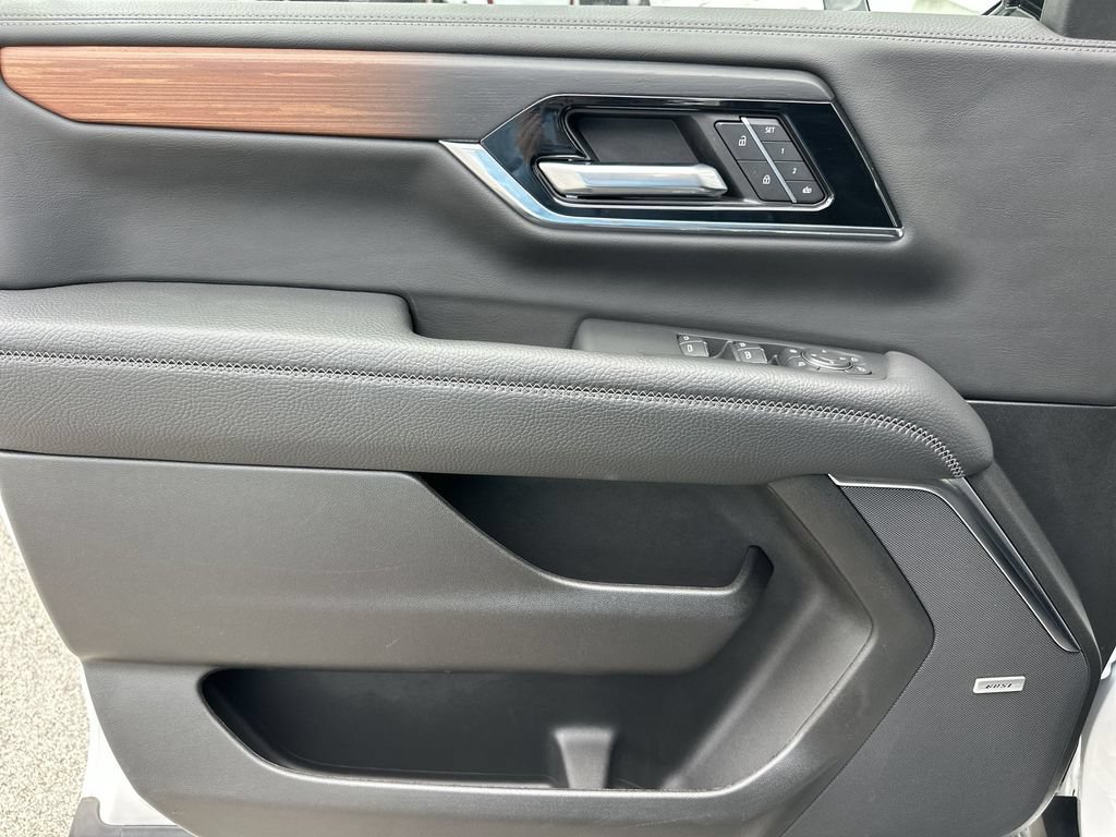 Certified 2025 GMC Yukon XL Denali AWD/4WD image 22