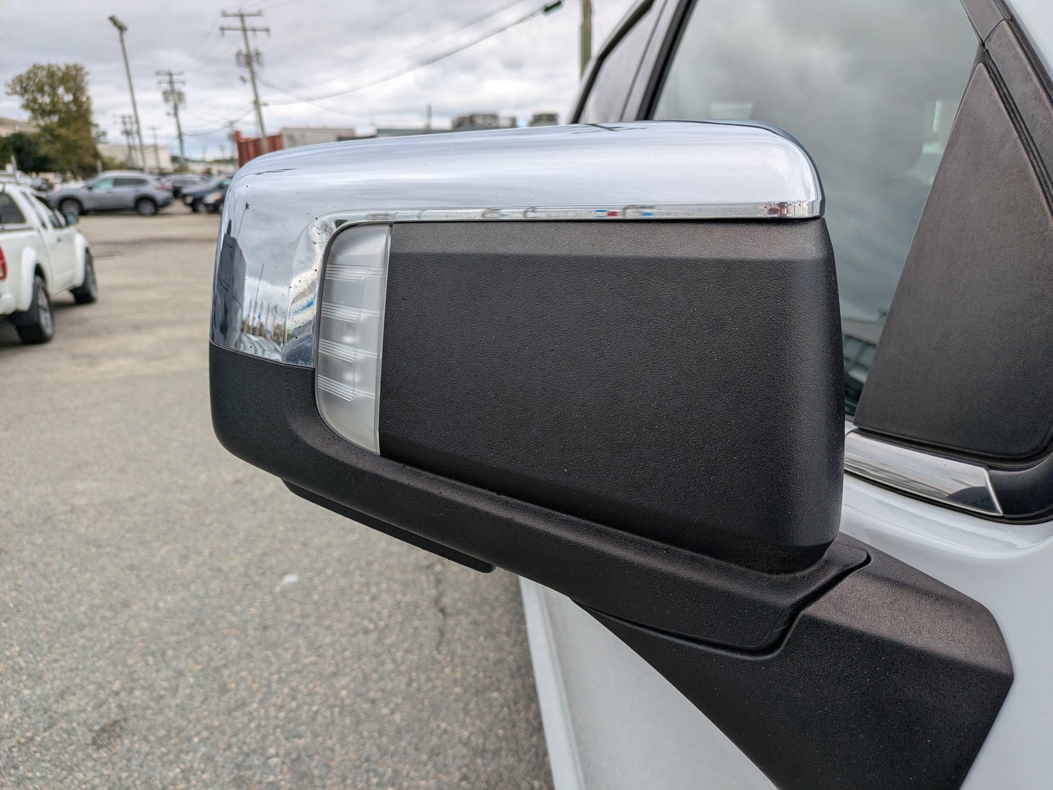 Used 2021 Chevrolet Silverado 1500 LTZ w/ LTZ Convenience Package II AWD/4WD image 13