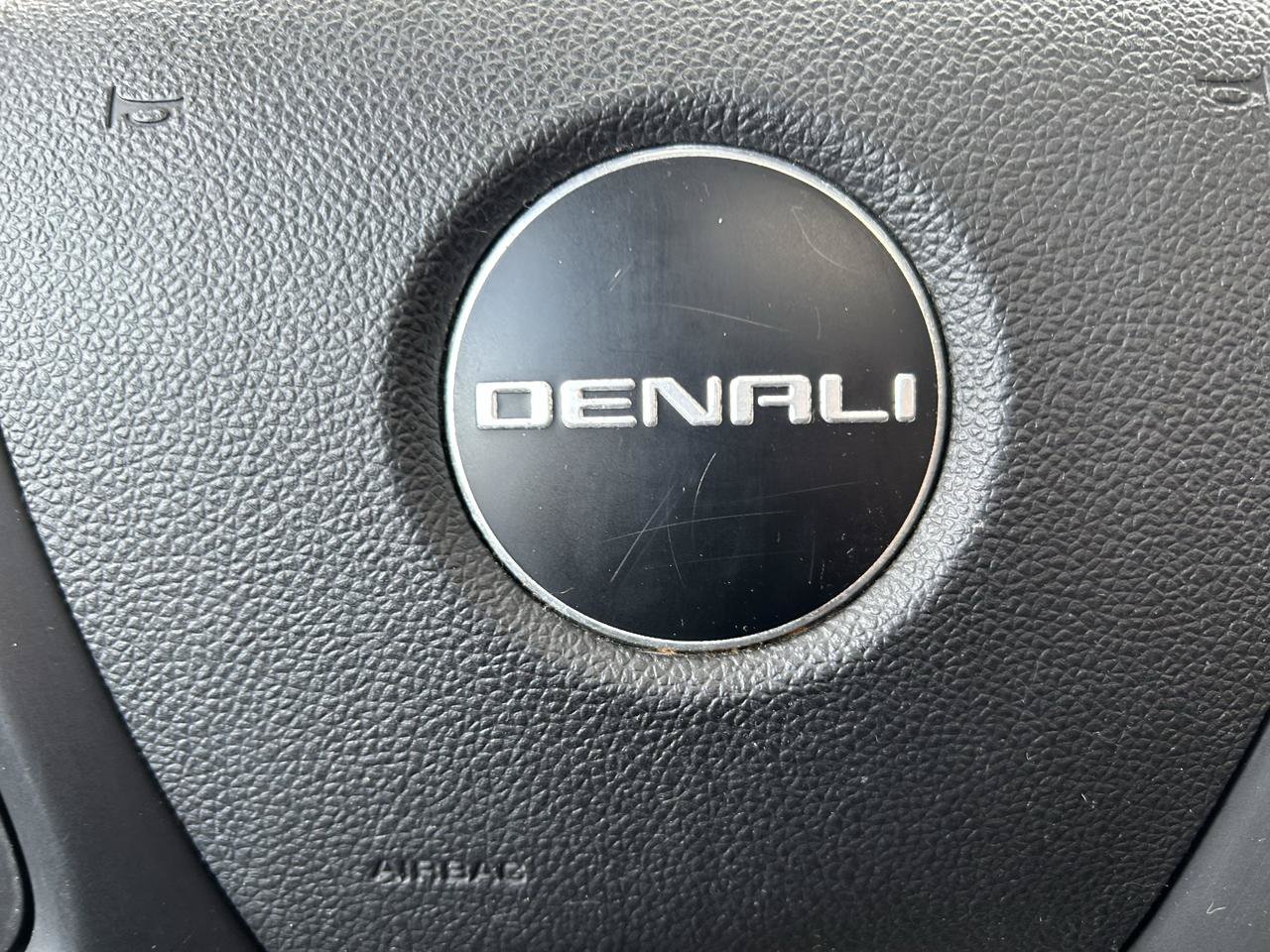 Used 2011 GMC Acadia Denali AWD/4WD image 22