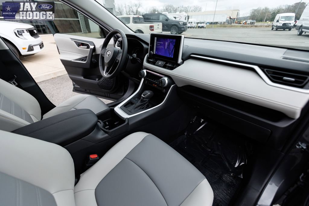 Used 2024 Toyota RAV4 XLE Premium image 39