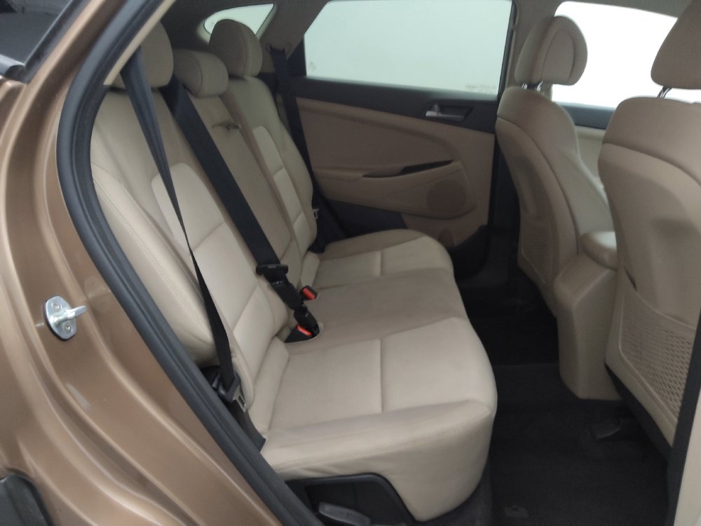 Used 2017 Hyundai Tucson SE image 19