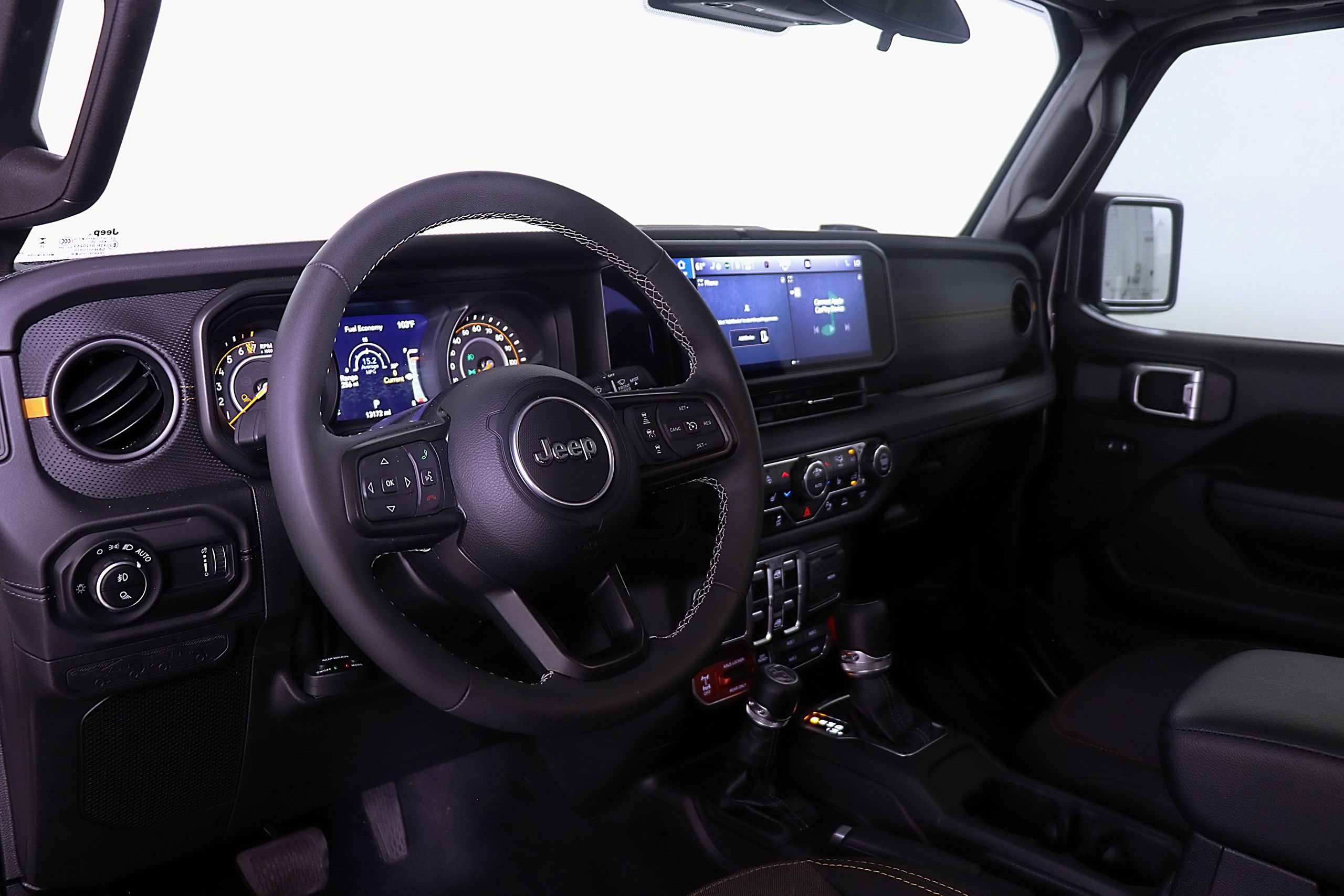 Used 2025 Jeep Gladiator Mojave w/ Safety Group AWD/4WD image 23