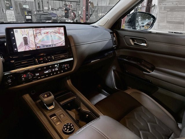 New 2026 Nissan Pathfinder Platinum w/ Accent Package AWD/4WD image 20