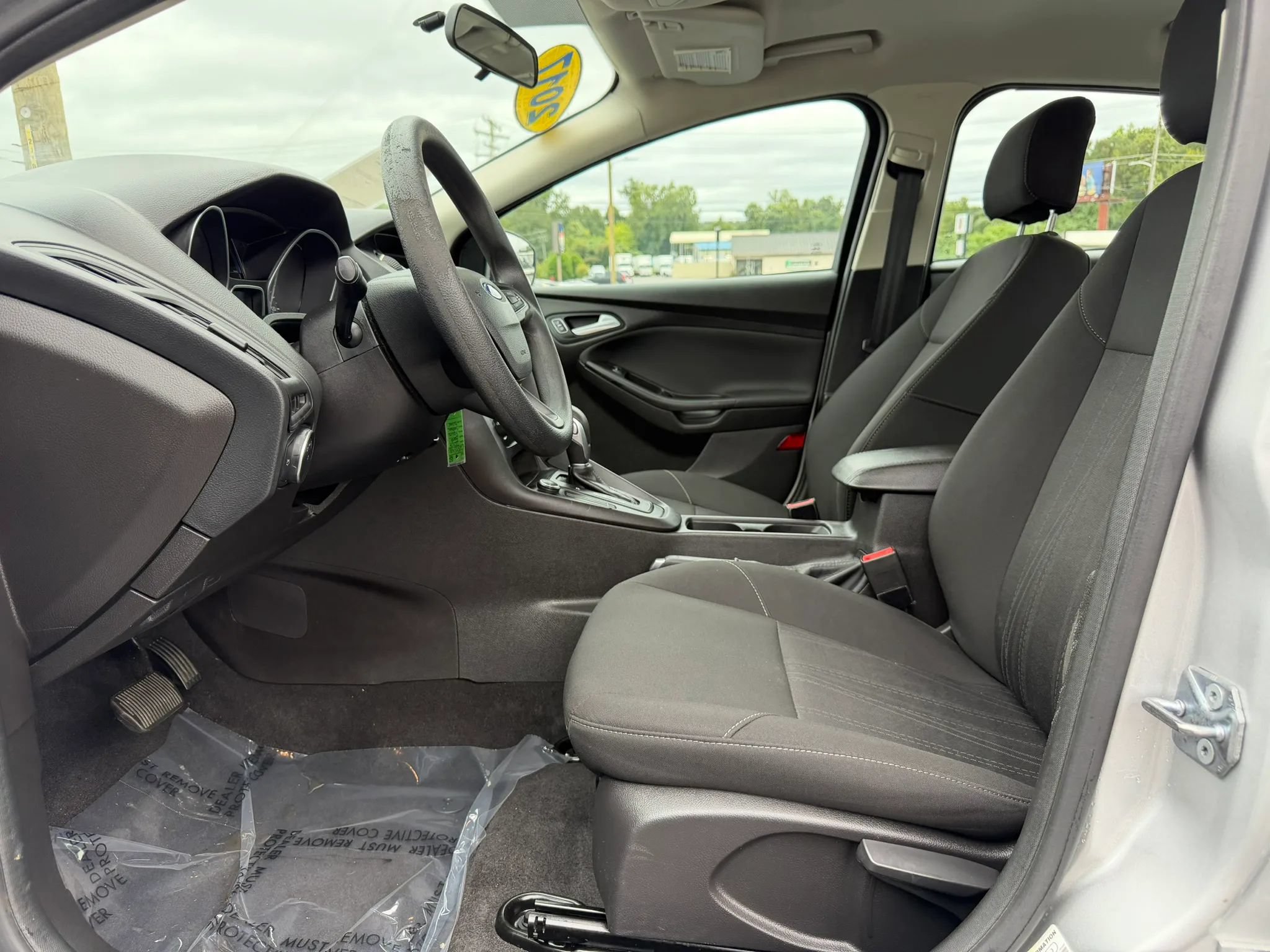 Used 2017 Ford Focus SE FWD image 12