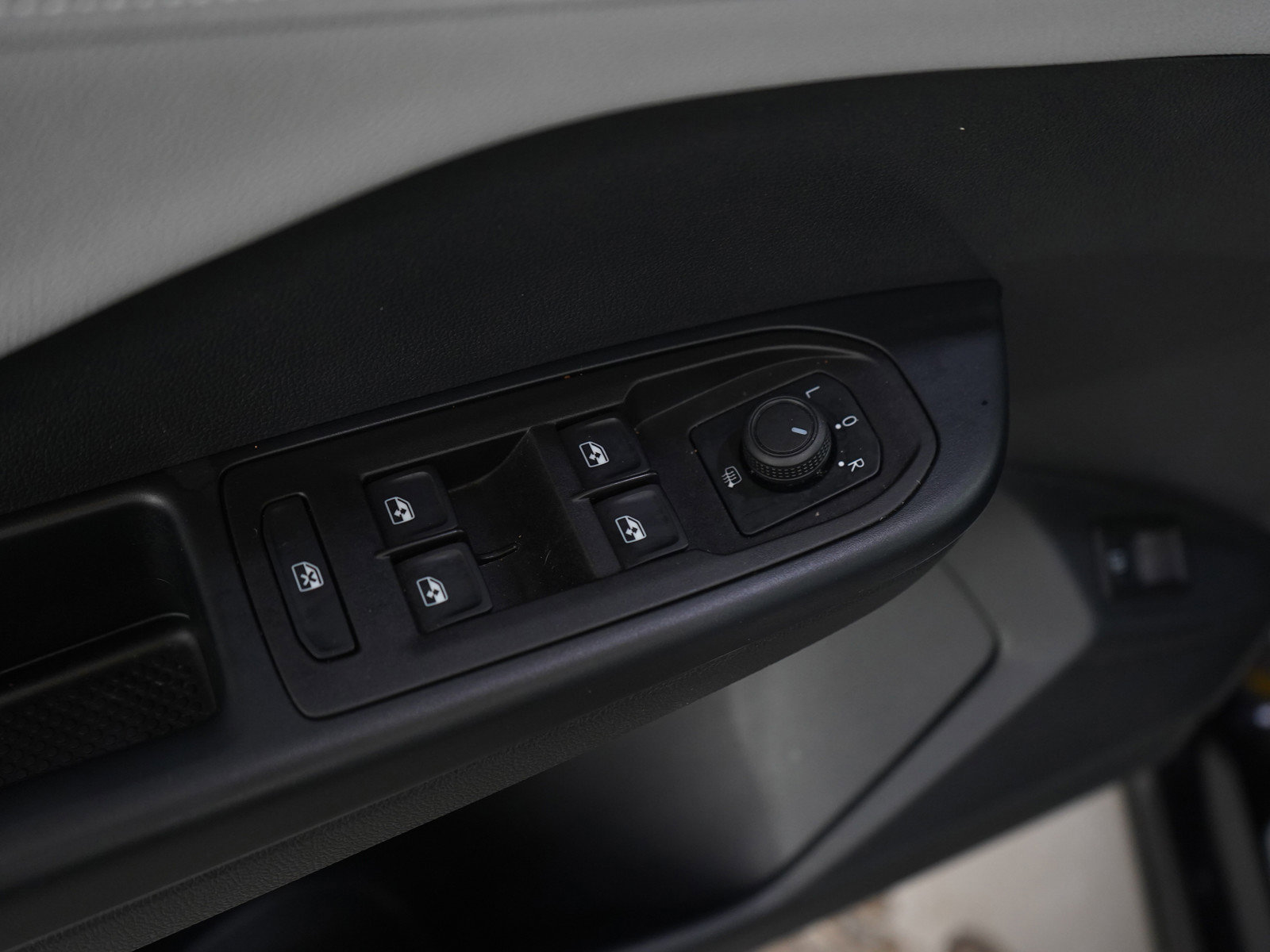 Used 2024 Volkswagen Taos SE AWD/4WD image 19