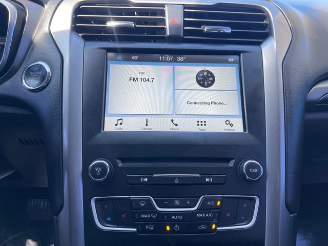 Used 2017 Ford Fusion SE w/ Equipment Group 201A image 19