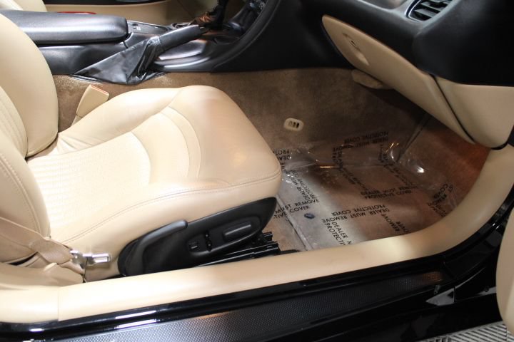 Used 2001 Chevrolet Corvette Coupe w/ Preferred Equipment Group1 RWD image 18